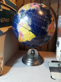 Mapa Mundi Con Colores!!.. 20" De Altura Y 15" De Ancho