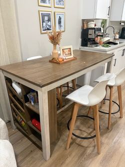 dinning table with chairs