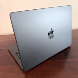 MacBook Pro 14” (Space Black) 