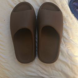Adidas Yeezy Slides “flax” Size 8