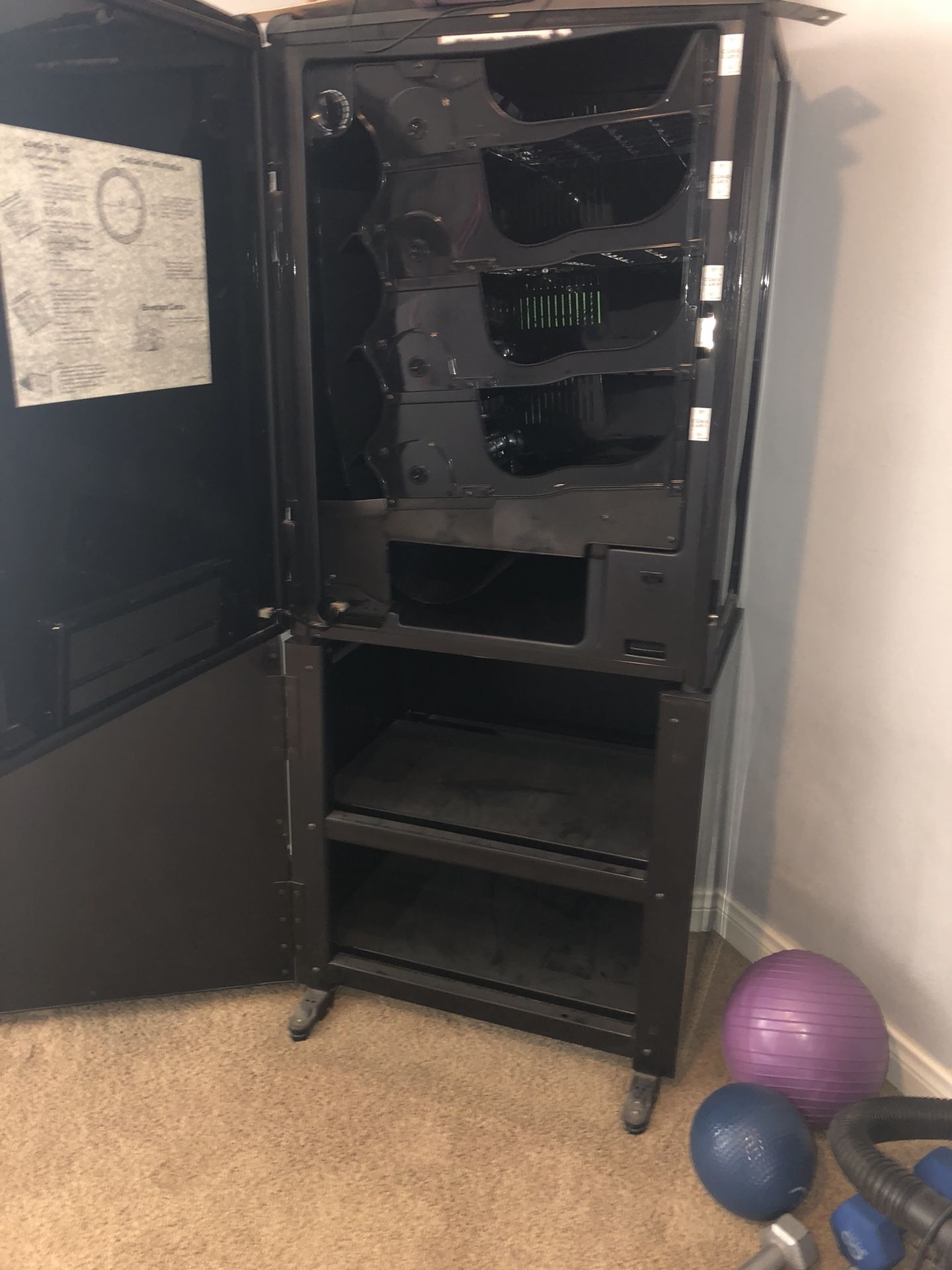 MAYTAG SKYBOX SODA VENDING MACHINE for Sale in Rancho Cucamonga, CA