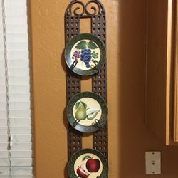 Metal Wall Hanger with Ceramic Fruit Plates