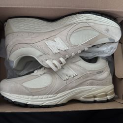 Men’s New Balance 2002R