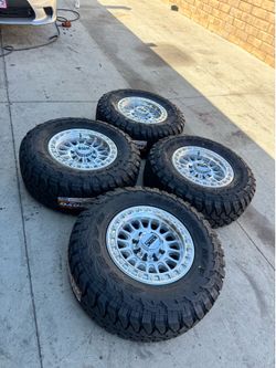New KMC rims 18 x 9 8 lugs 8x170 for any For F250 35 inch tires