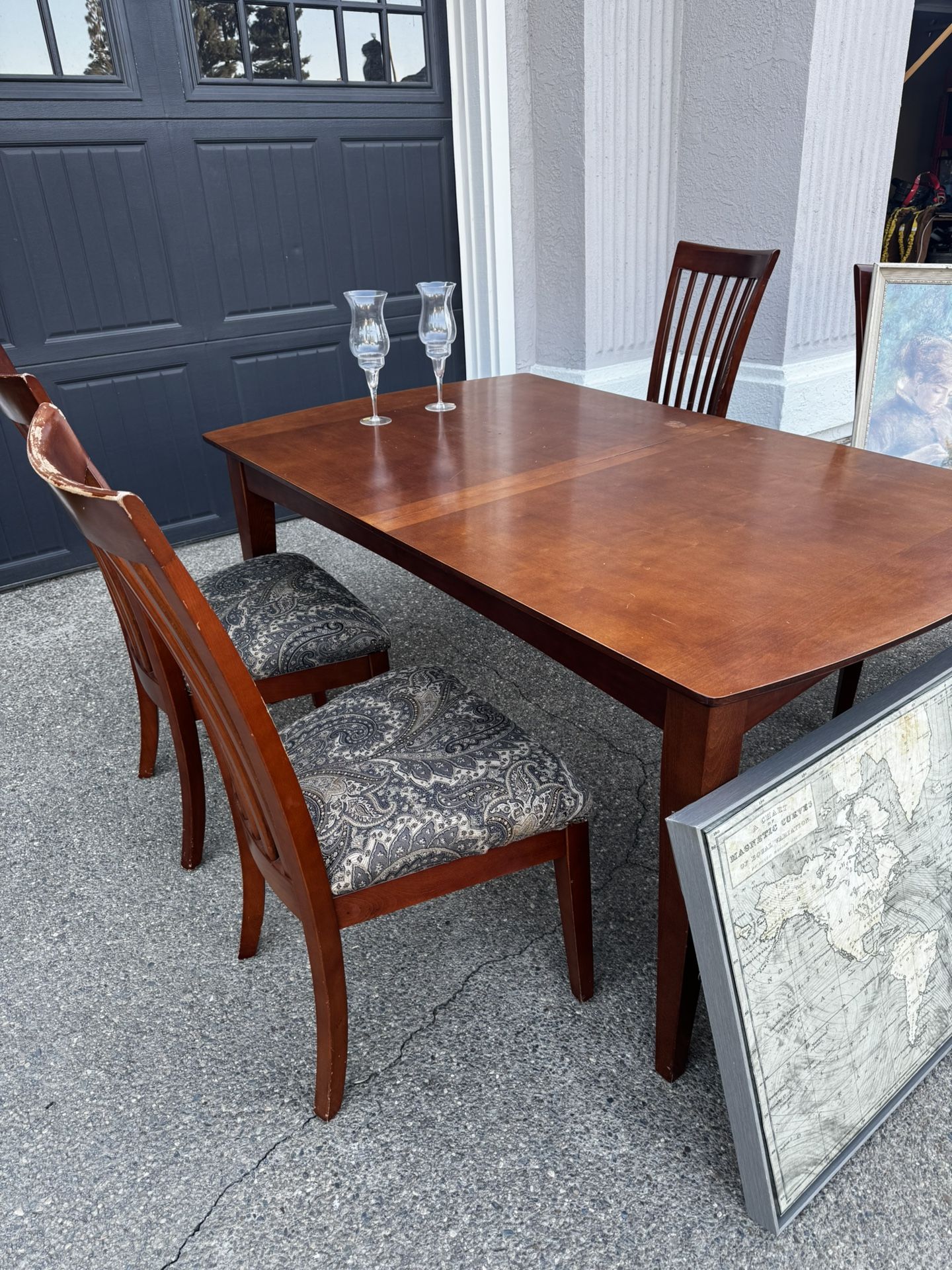 Dinning Table With 4 Chairs
