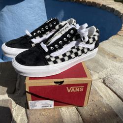 VANS Old Skool Sherpa Faux Fur Checkerboard Women Shoe Black White Size 6.5