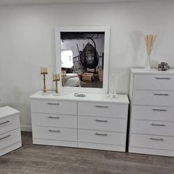 Dresser Whit Mirror, Chest And 1 Nightstand - Cómoda Con Espejo , Gavetero Y 1 Mesita De Noche 