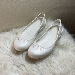 Crocs White “Kadee” Flat Sz 8