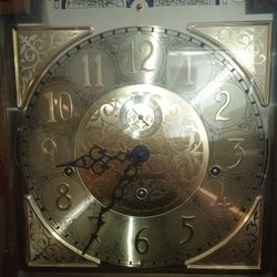 Howard Miller Grandfather Clock ⌚