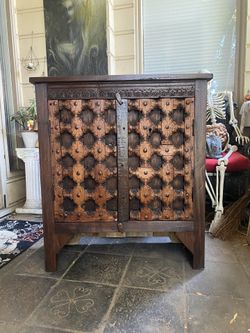 Indian style cabinet - Like new