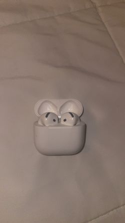 Apple AirPods 4g noise cancelling