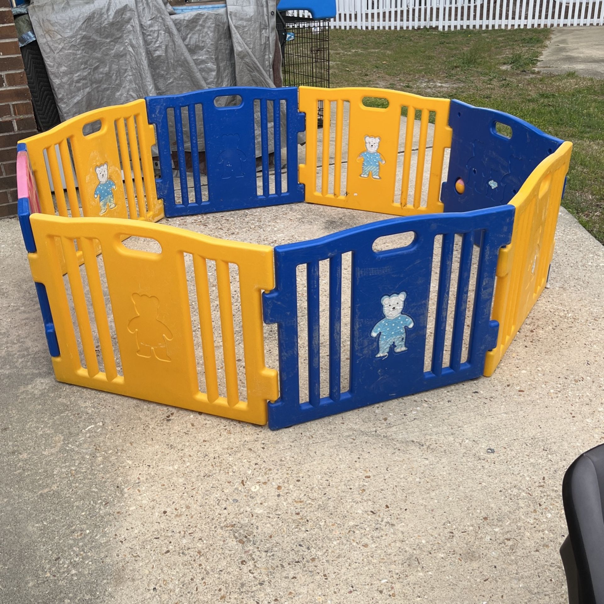 Play Yard Pops Apart