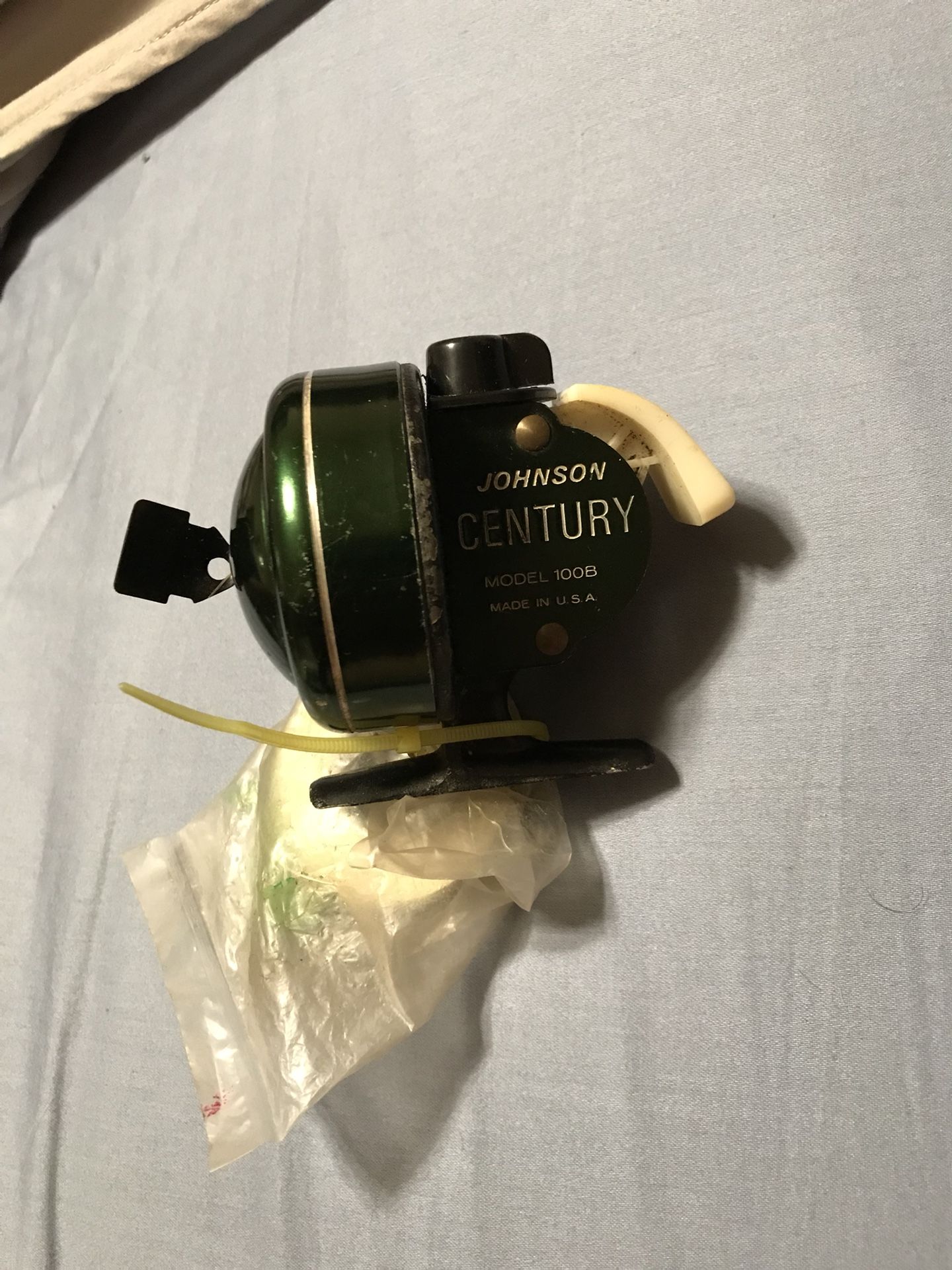 Johnson century 100B fishing reel for Sale in Cranberry Township, PA -  OfferUp