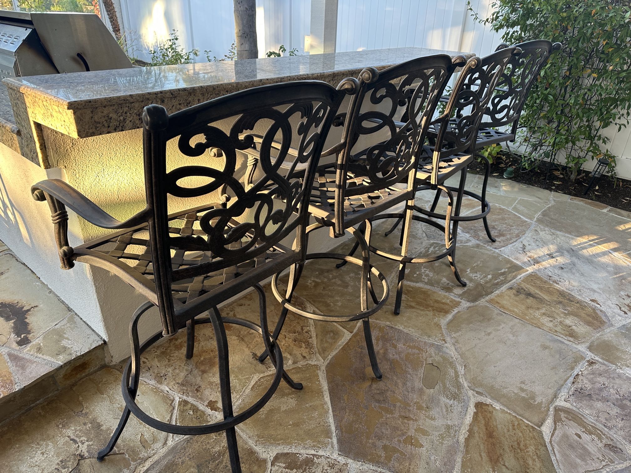 Must Sell! Four Swivel Rod Iron Bar Stools! Great Condition