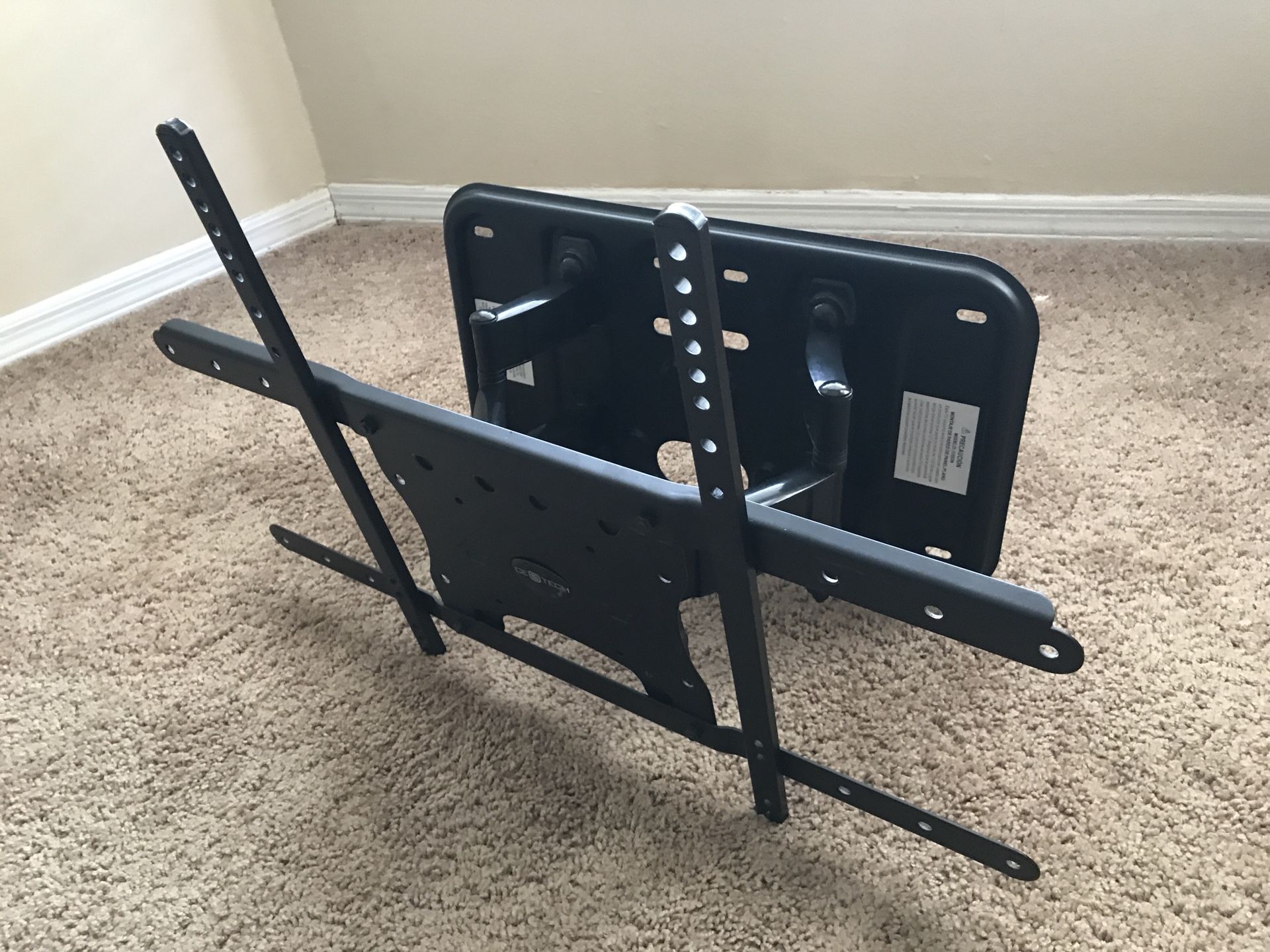 CE-TECH 31553N TV wall mount (up to 130 pounds)