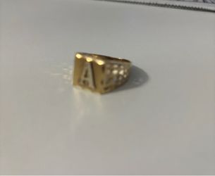 Gold initial 10k ring size 9 4.2 grams