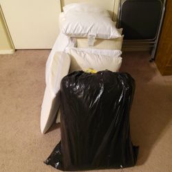 "FREE" 11 Used Bed Sleeping Pillows To Homeless Or People In Need "FREE"