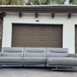 🛋️ Sectional Couch/Sofa - Leather - Natuzzi - Like New - Delivery Available 🚛