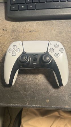 2 ps5 controllers