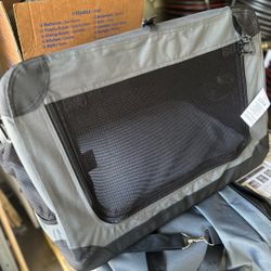 Amazon Basics 4-Doors Portable Soft-Sided Folding Travel Crate Kennel for Cats And Dogs 