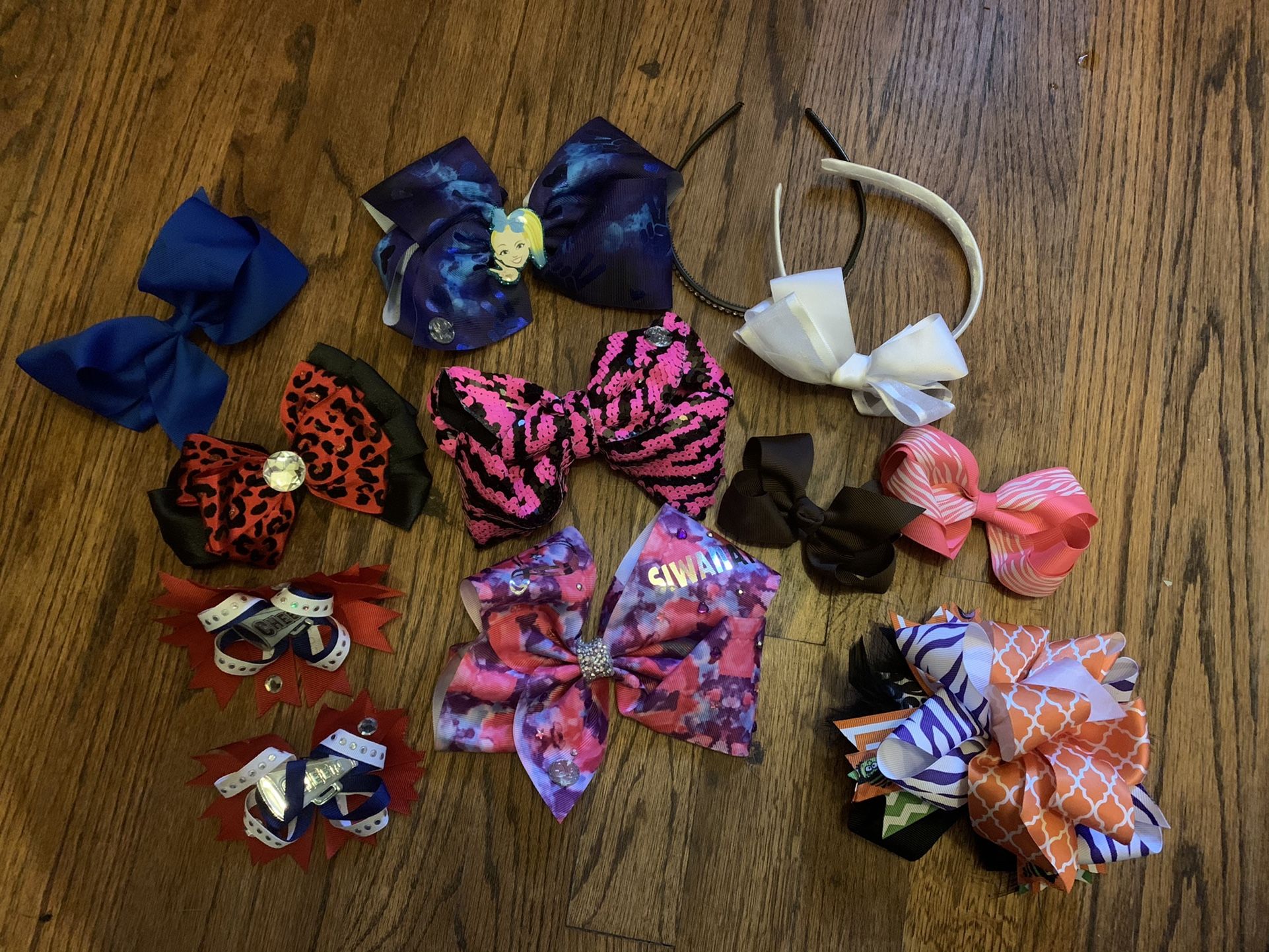 Lot of 11 Hair bows