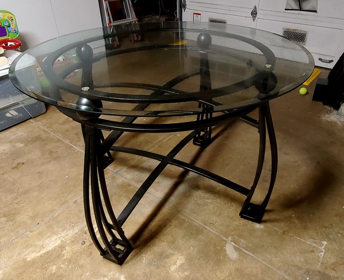 Stylish Contemporary Dining Table