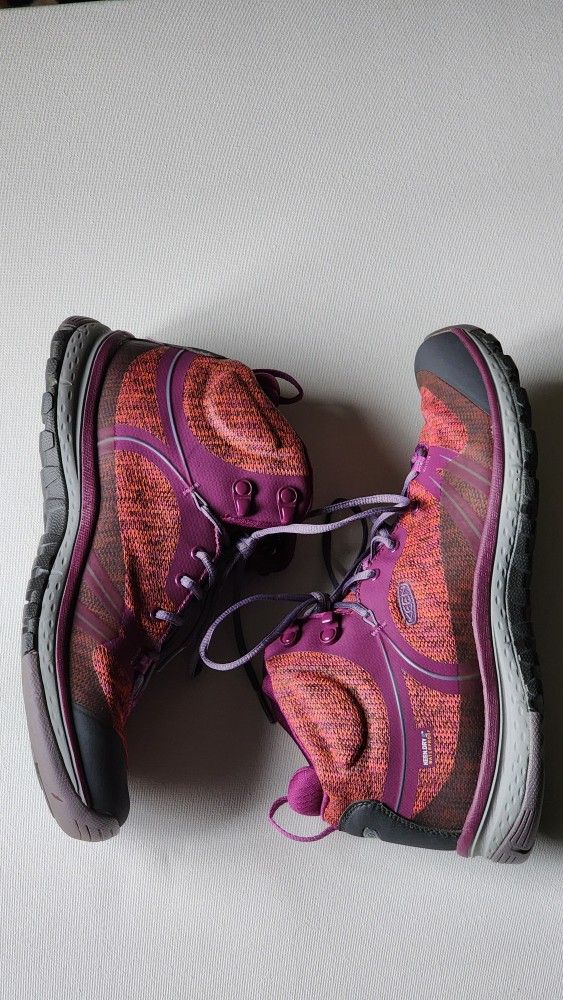 KEEN Terradora Waterproof Mid Hiking Boots Womens Size 10.5  Purple Sage