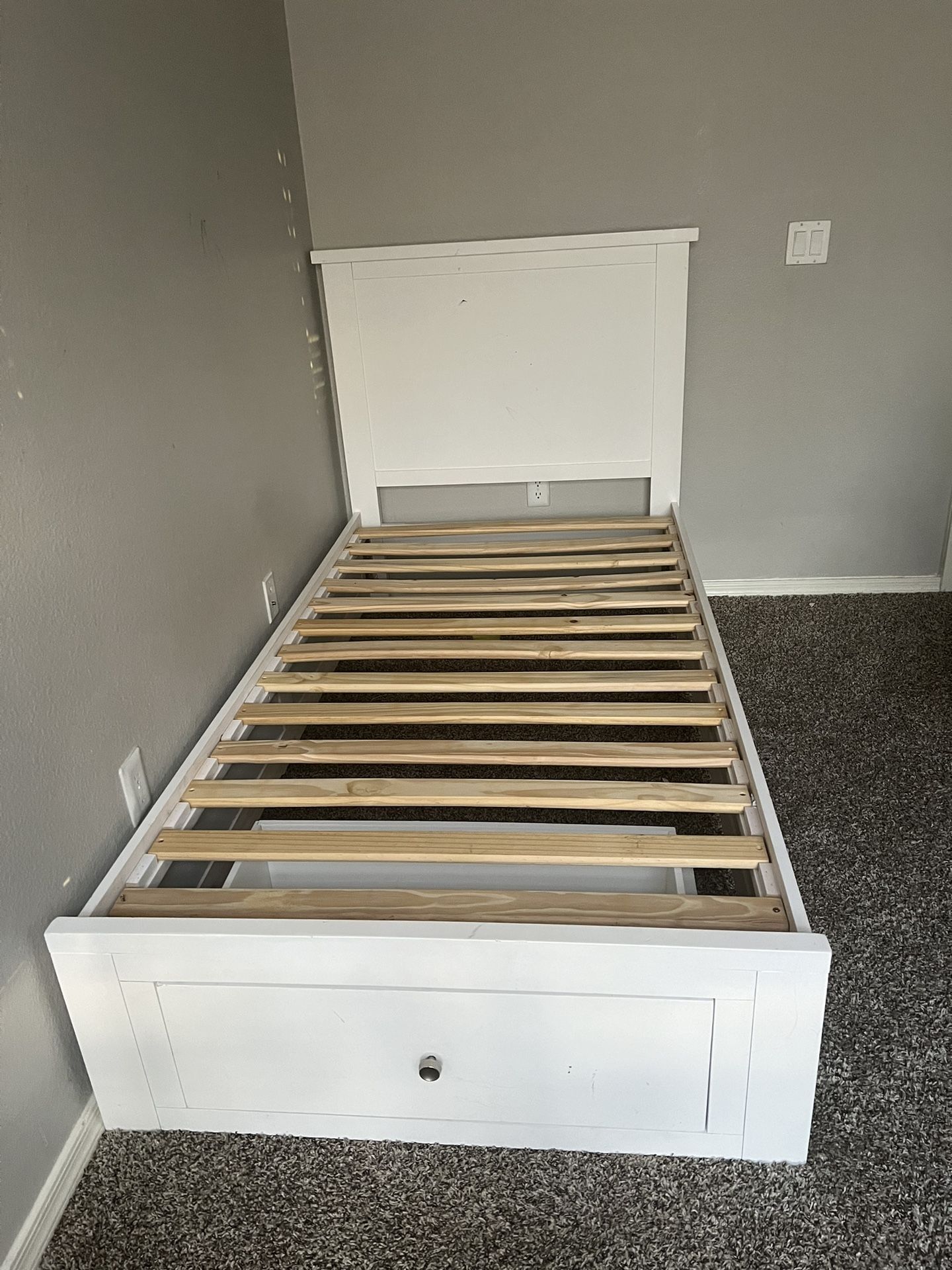 Twin Size Platform Bed Frame With Drawer