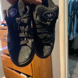 Adidas 00’s all black