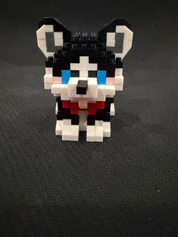 Husky Micro Building Block Figure