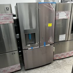 GE FRENCH DOOR 3 DOOR REFRIGERATOR W ICE AND WATER