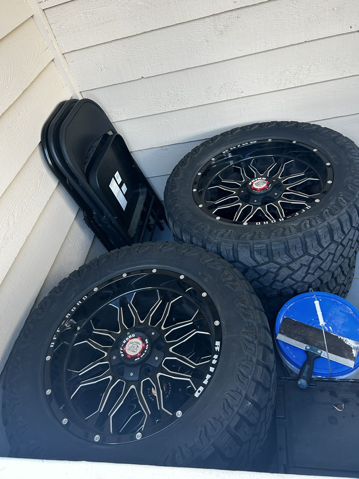 20-inch rims with tires