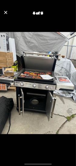 Blackstone ProSeries Outdoor Griddle, 3-Burner 28" Propane Flat Top Grill with Cabinet, Stainless Steel