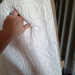 King Size IComfort By Serta Matteress