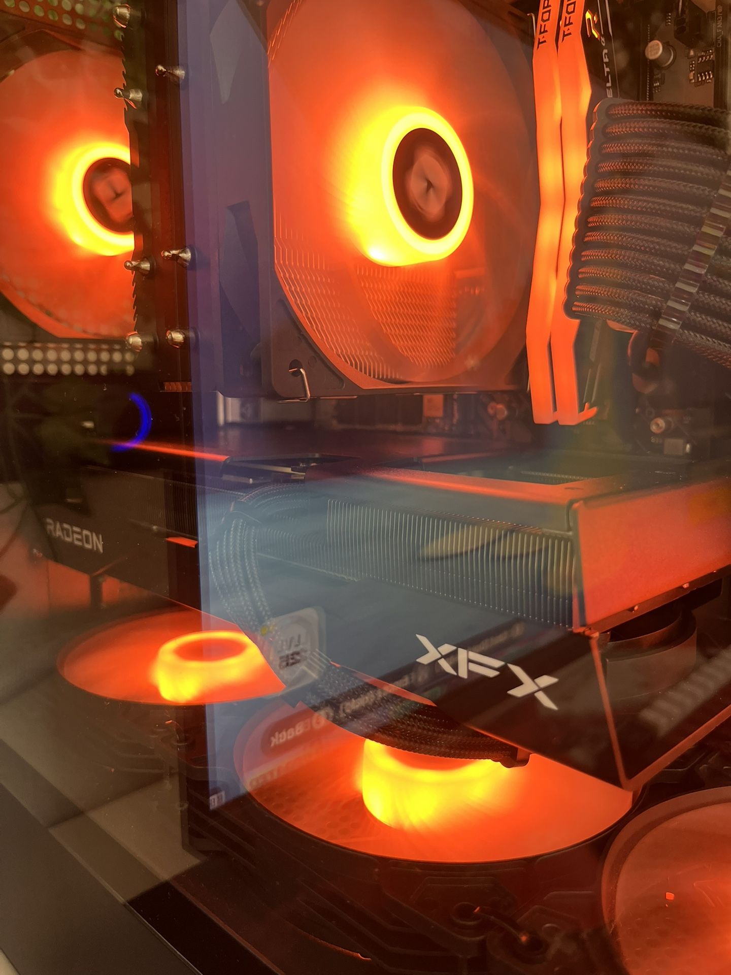 Gameing Pc Ryzen 5 7600/rx 9060xt/32gb Rgb Ddd5/9 Case Fans All Controlled By A Single Rgb Controller/high Fps Pc
