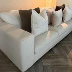 Sofa / Couches