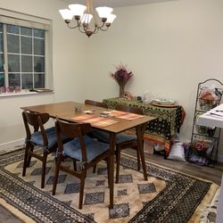 West Elm Dining Table With 4 Chairs