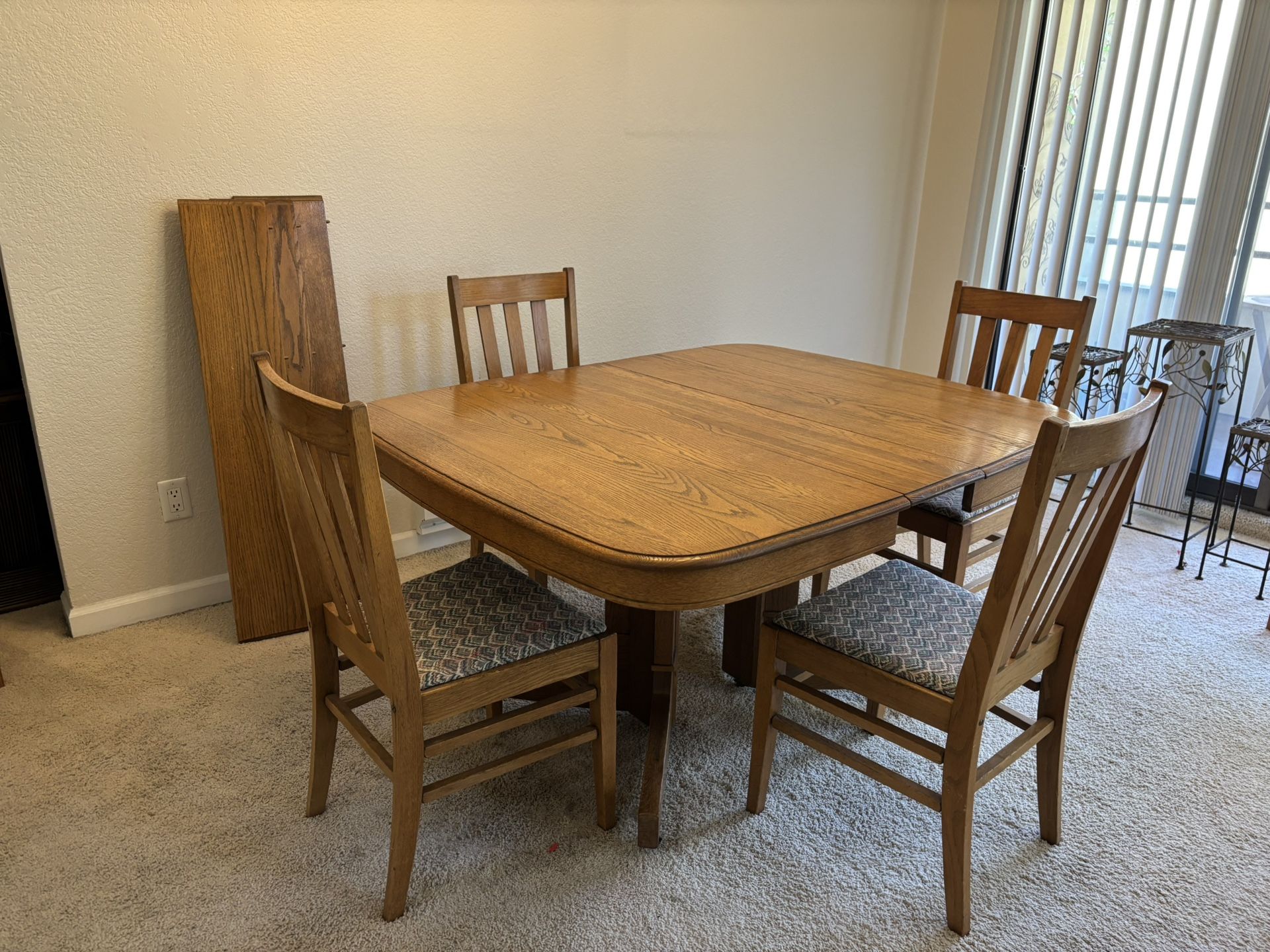 Solid Oak Dining Table With Wheels,4 Leaves And 4 Chairs