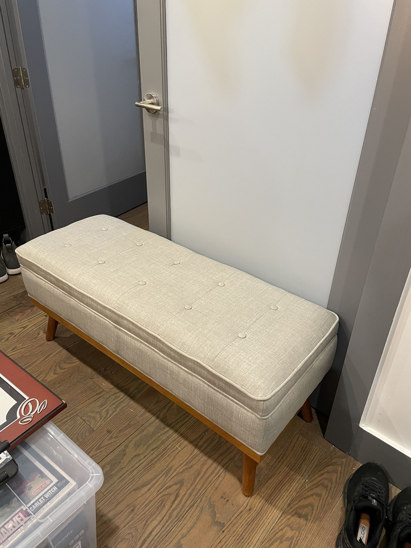 Ronquillo Upholstered Flip Top Storage Bench for Sale in Brooklyn, NY OfferUp