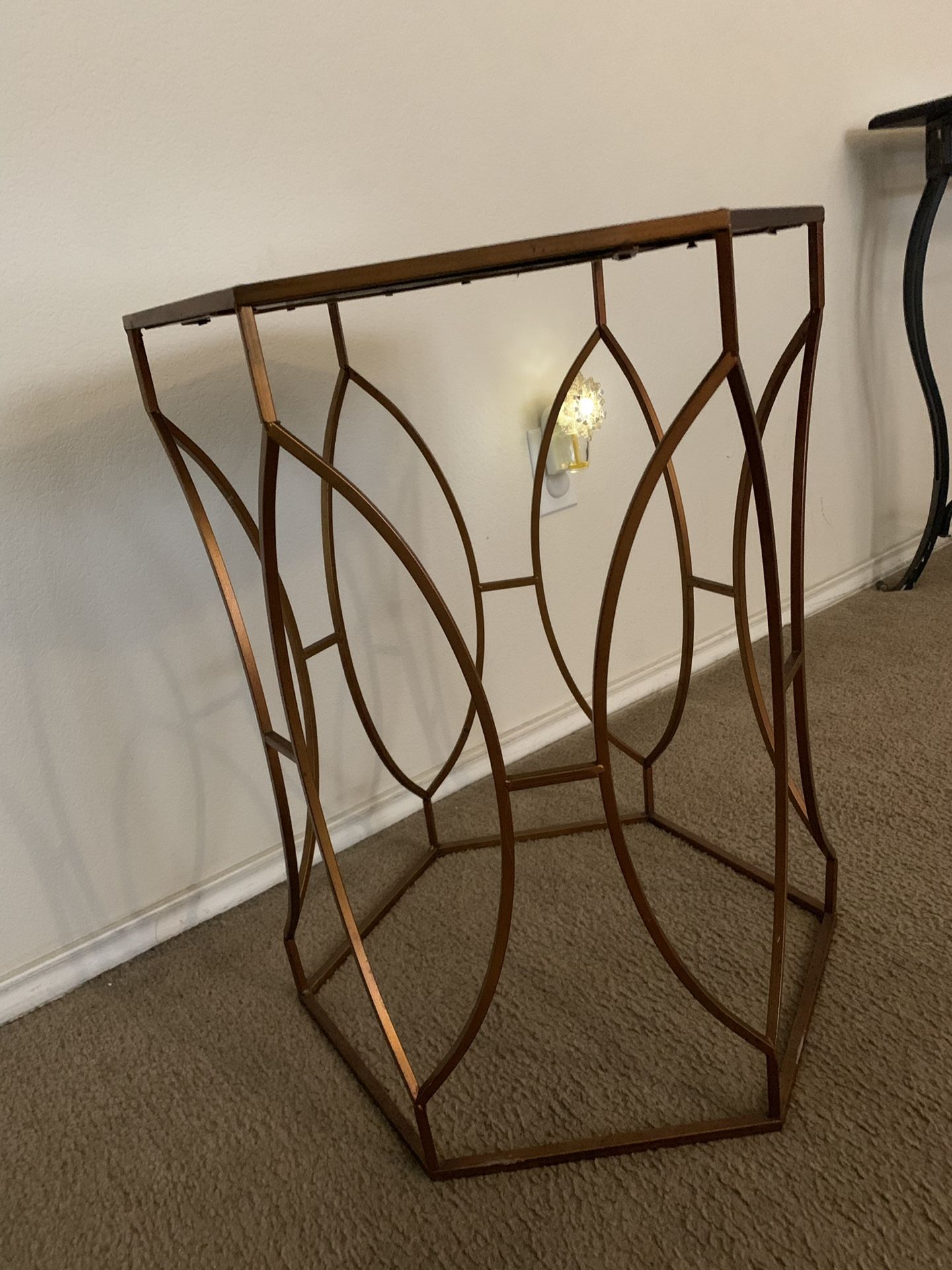 Entryway/End Table/Nightstand