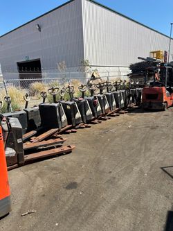 Pallet jacks