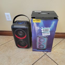 W-King T9-2 The Party Booster Bluetooth USB  Aux Stereo Light Effects Black