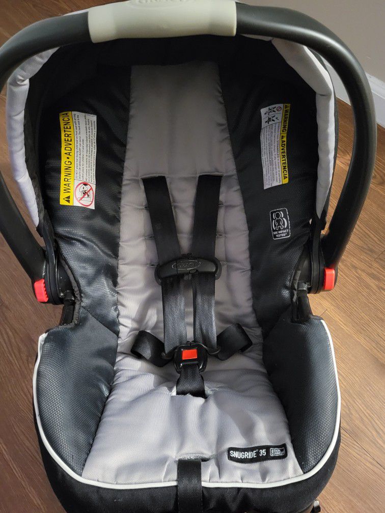 Click Connect baby Carrier