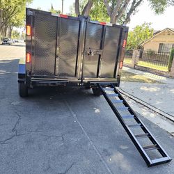 HEAVY DUTY 8 LUGS TIRES 14x8x4-12x8x4 SCISSORS HOIST SYSTEM CAPACITY 7 TON,SET RAMPS,ROLLING TARP,SPARE TIRE, 4 WHEELS ELECTRIC BRAKES, LED LIGHTS,ADJ