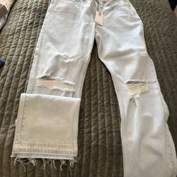 👖 Good American Jeans – Light Wash Distressed (Size 4 / 27)