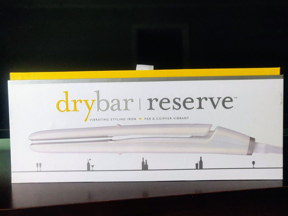 Dry bar Reserve Styling Iron 