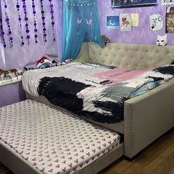 Full Size Bed