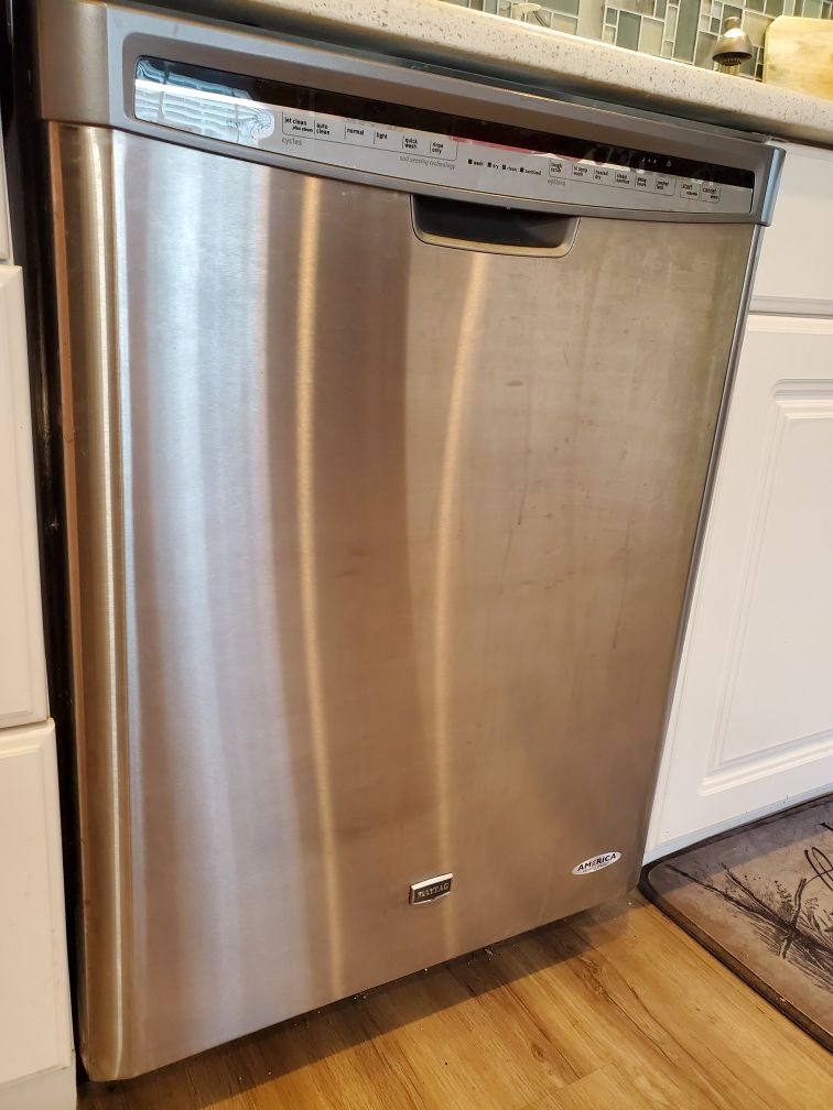Maytag stainless Dishwasher