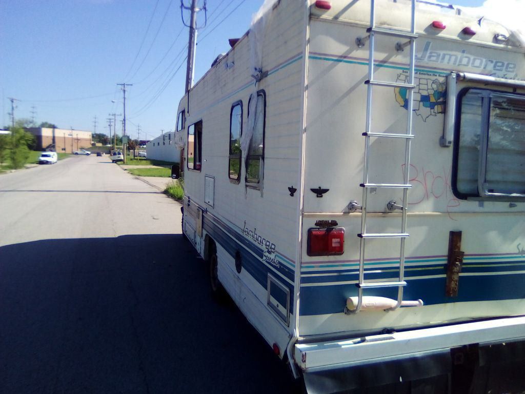 1990 Ford Econoline E350 Fleetwood RV 30 Footer