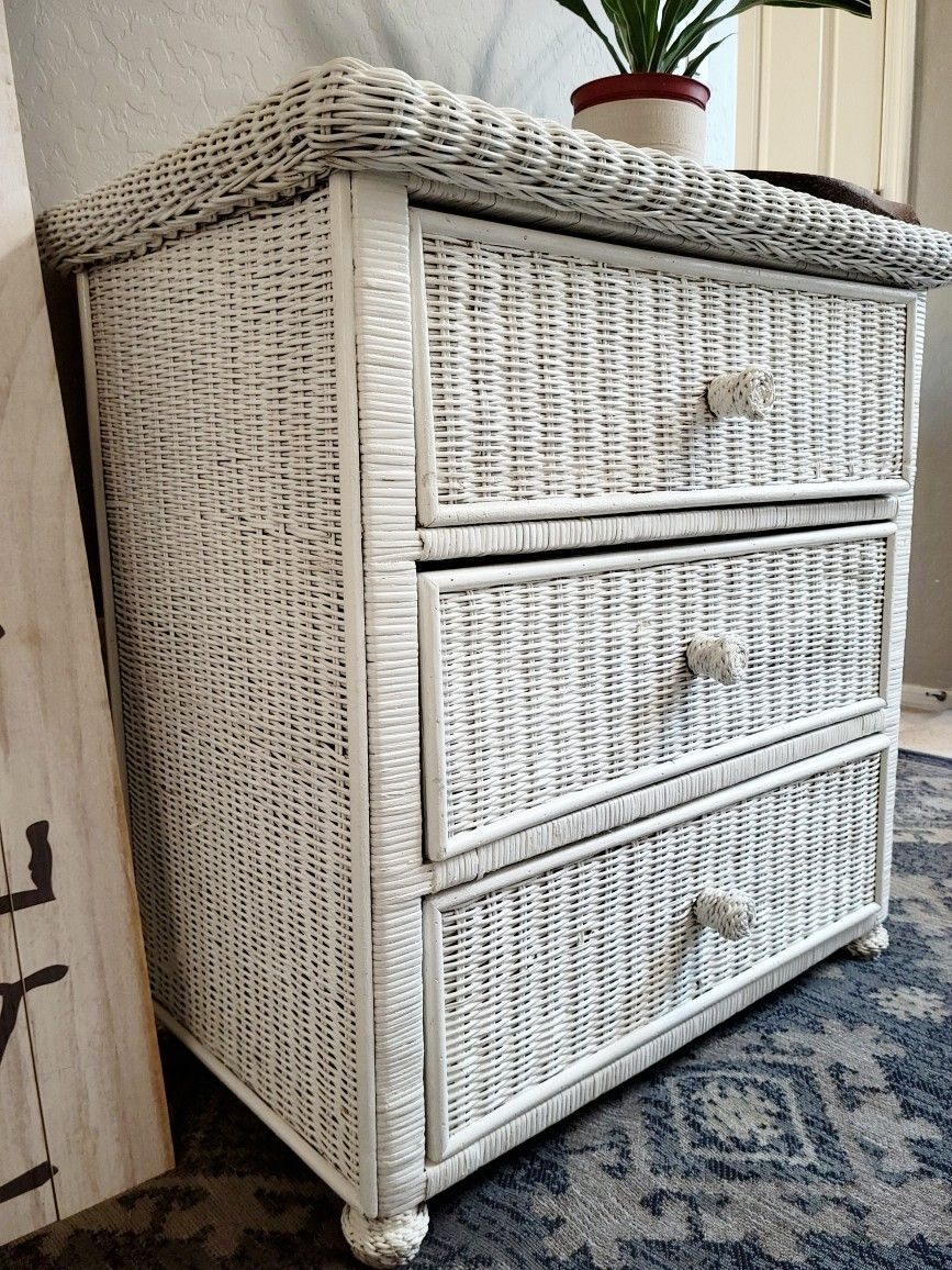 White Wicker Dresser 3 Drawer for Sale in Gilbert, AZ OfferUp
